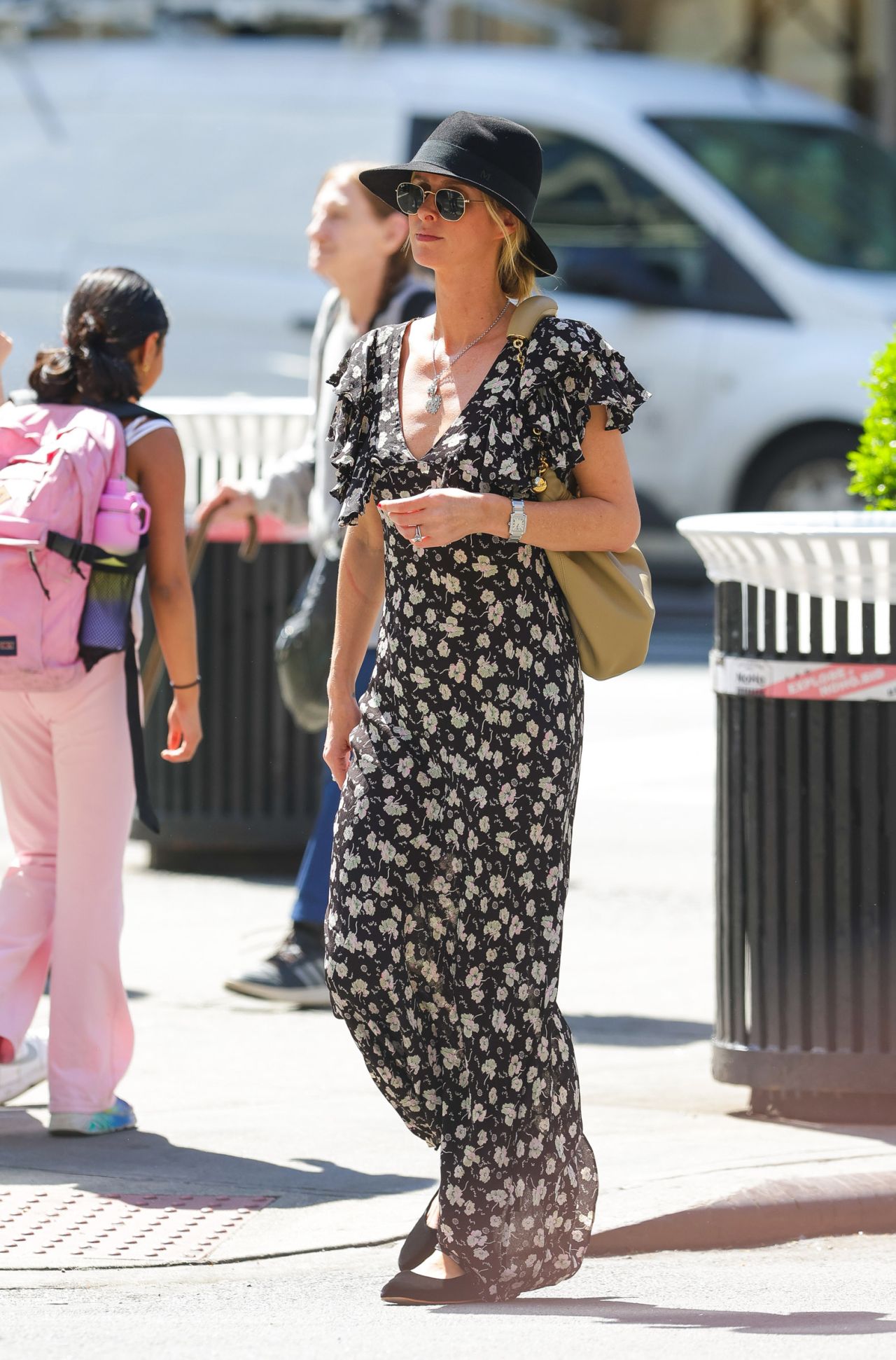 NICKY HILTON WAS SPOTTED OUT ENJOYING A WALK IN THE BIG APPLE7
